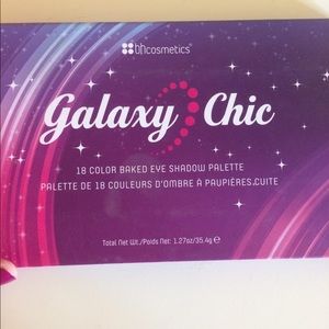 Galaxy Chic bakes eyeshadow palette